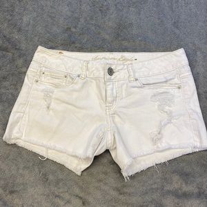 🎉5 for $35🎊 American Eagle size 2 white denim distressed shorts.